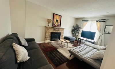 Luxury 4-Bedroom Retreat Near Airport & Square One Mall
